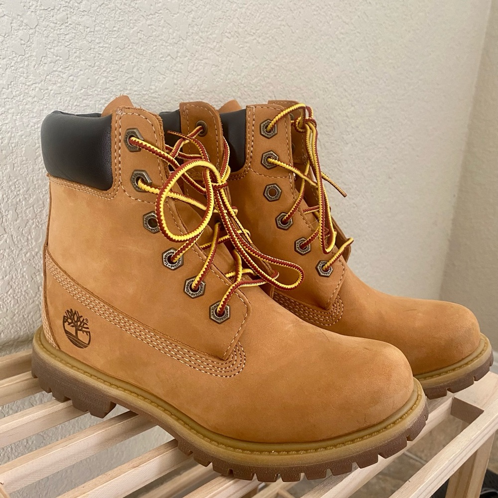 New Womens Timberland Boots Size 6